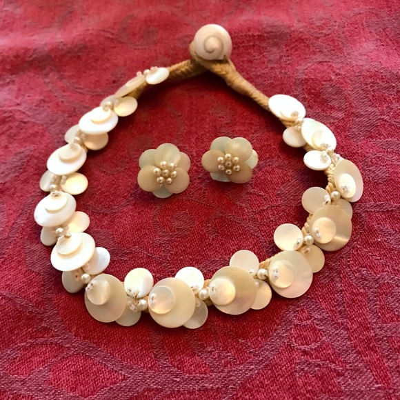 Mother-of-Pearl Hemp Necklace w Matching Earrings - Picture 8 of 10